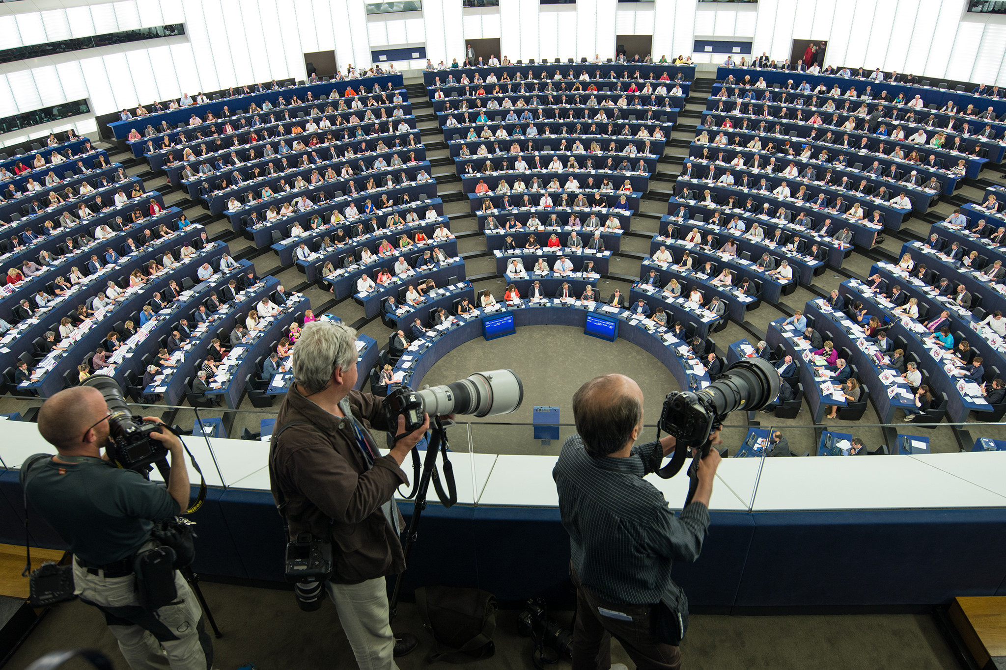 Голосование в европарламент. Секретарь Европарламента. Система голосования в Швеции.